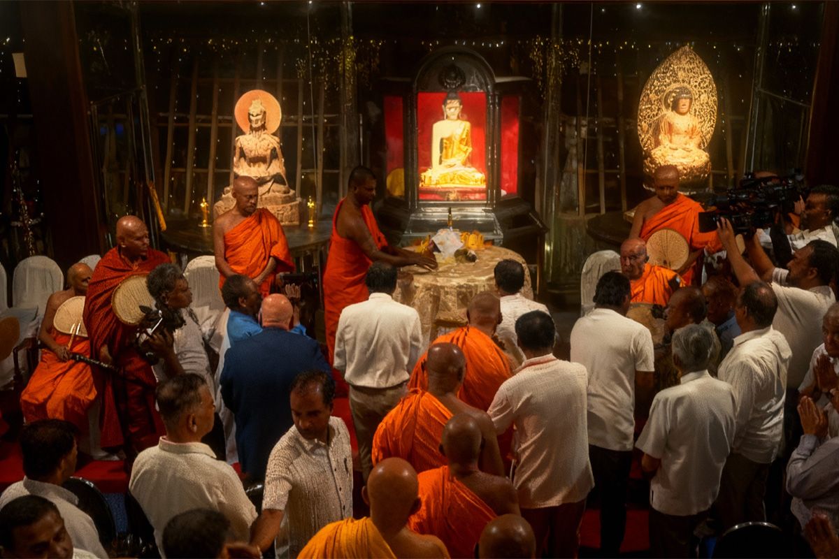 GHR donates LKR 2.5m at Gangaramaya