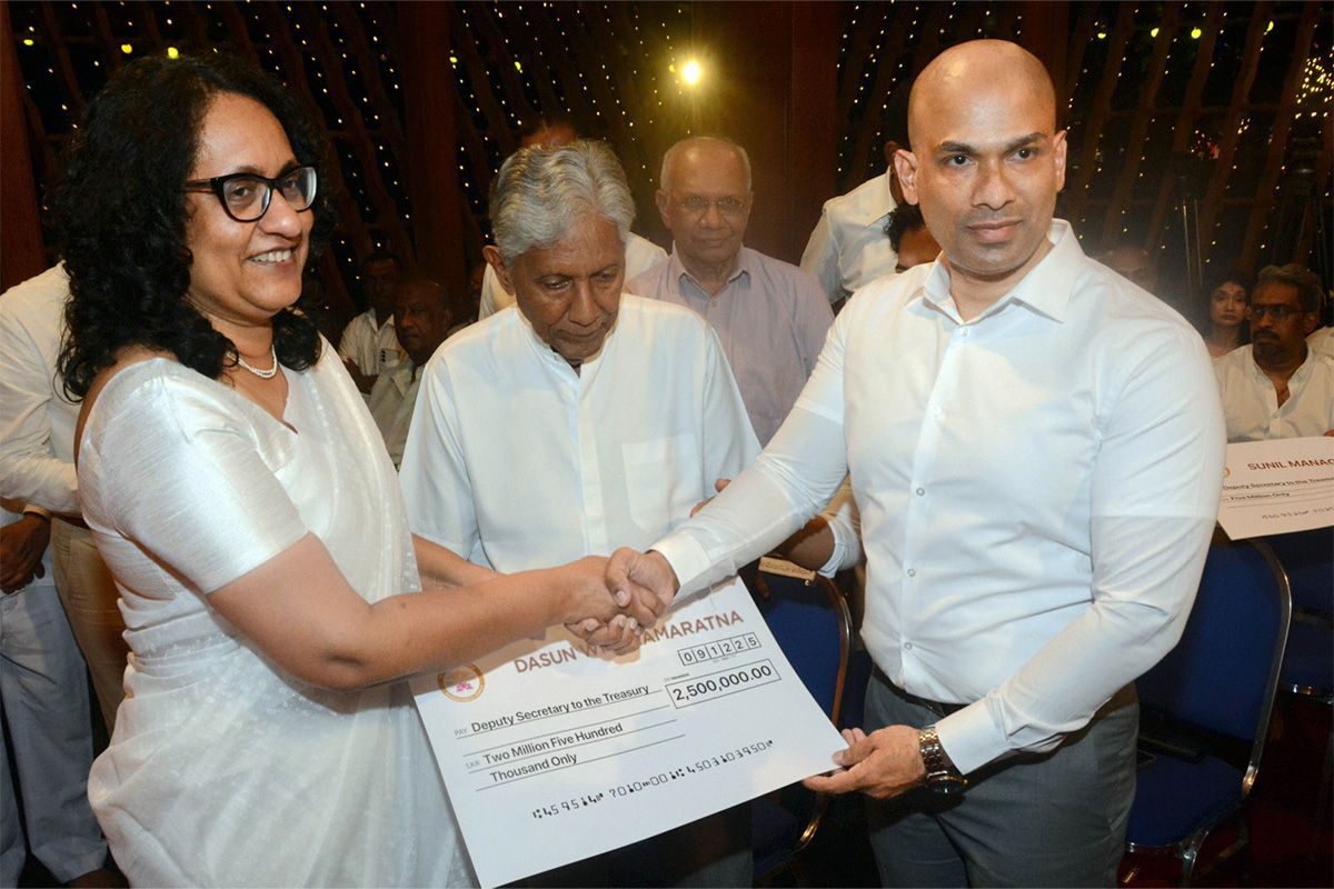 GHR donates LKR 2.5m at Gangaramaya
