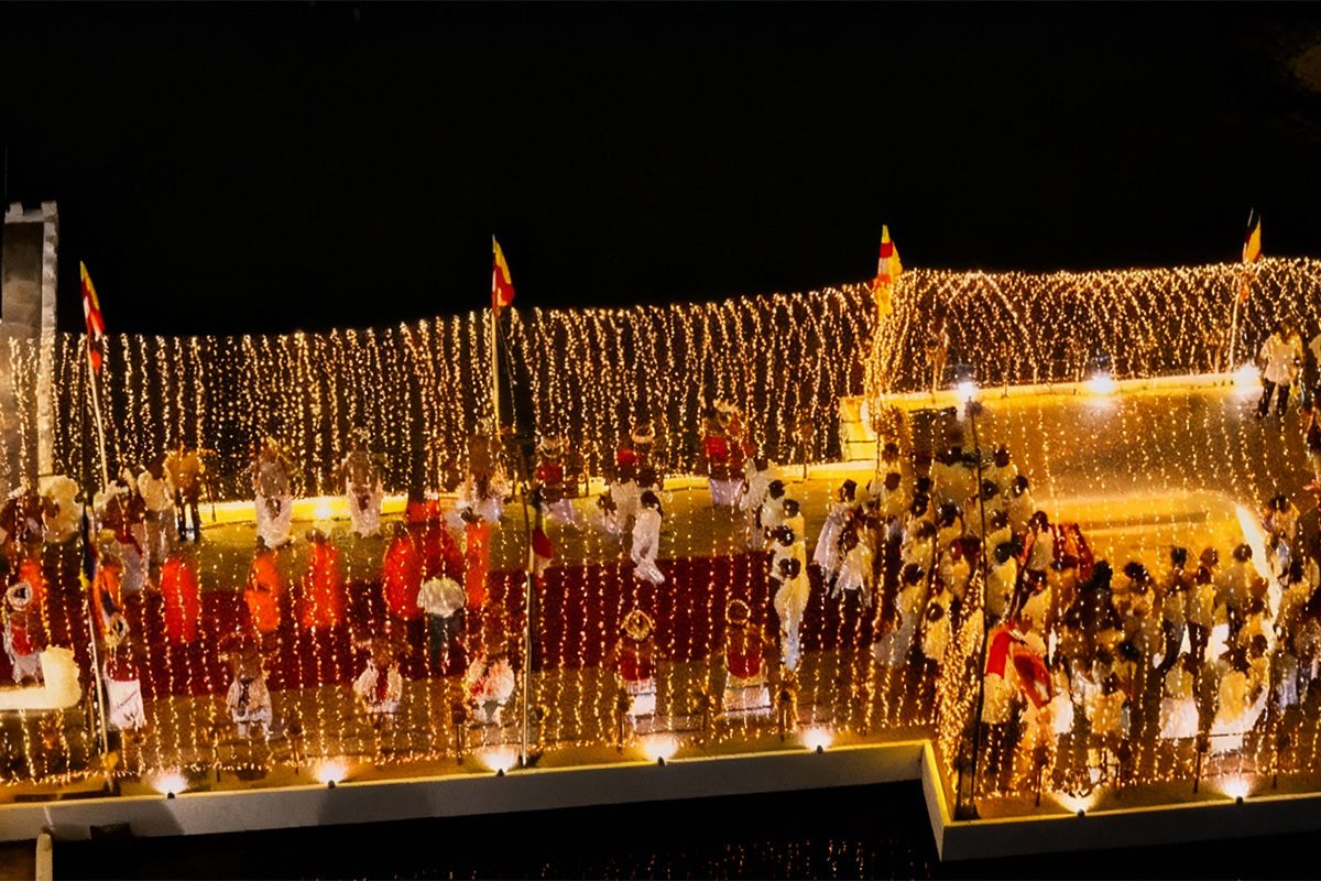 GHR donates LKR 2.5m at Gangaramaya